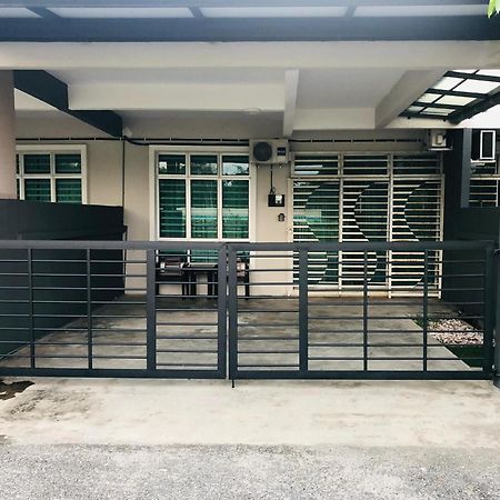 M2H Homestay กวนตัน ภายนอก รูปภาพ